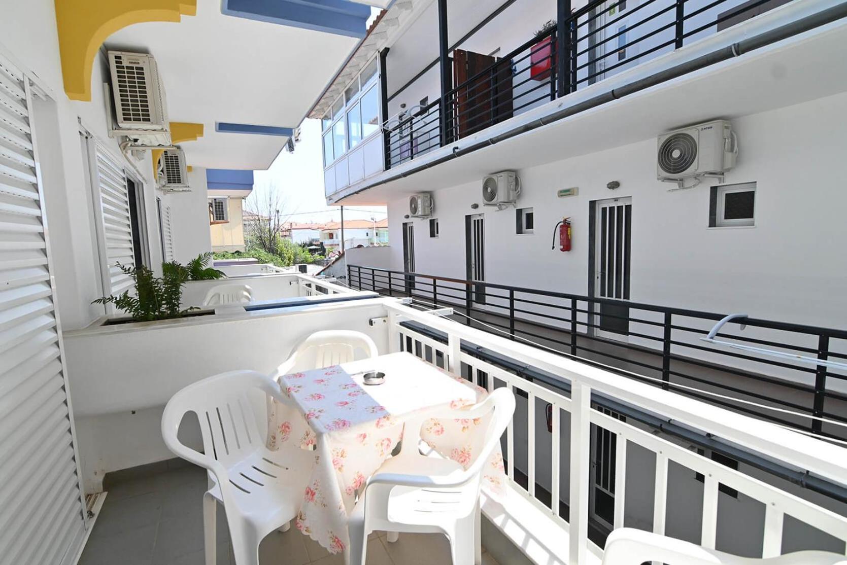 Armiriki Rooms วราสนา ภายนอก รูปภาพ