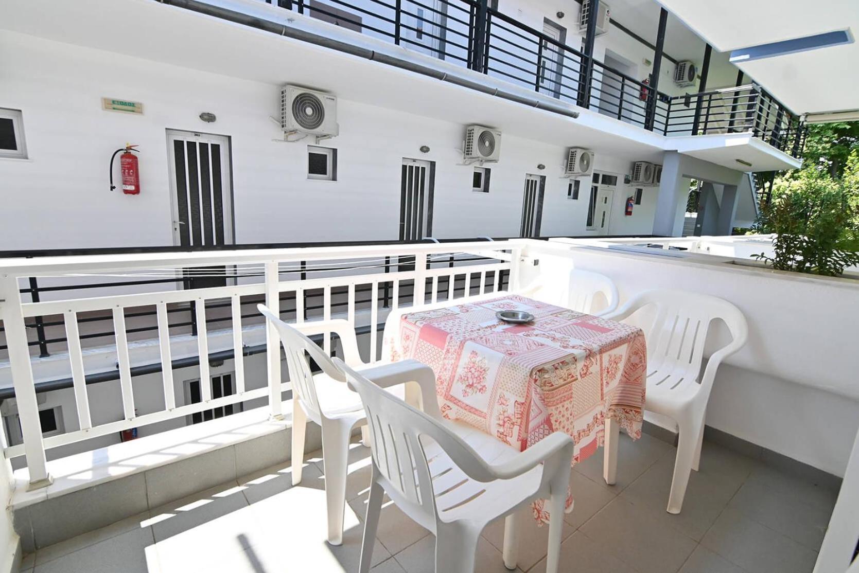 Armiriki Rooms วราสนา ภายนอก รูปภาพ
